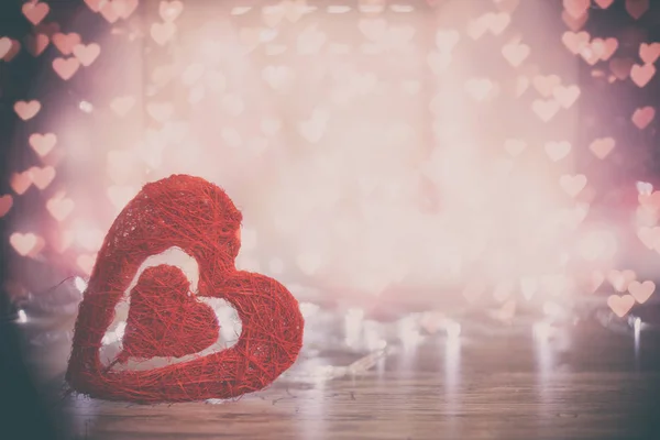 Herzform Auf Buch Mit Bokeh Hintergrund Zum Valentinstag — Stockfoto