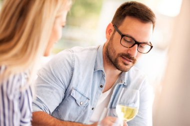 Restoran olarak bir tarihte çift