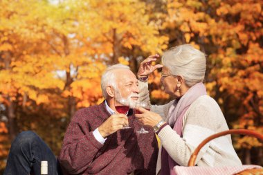 Aşkımız için şerefe 