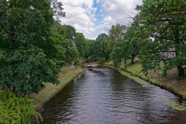  Şehir kanalı. Riga. Letonya.                              