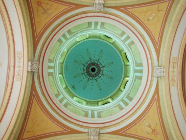 Arcades Zagrep'in Mirogoj Mezarlığı görüntüsünü tavan