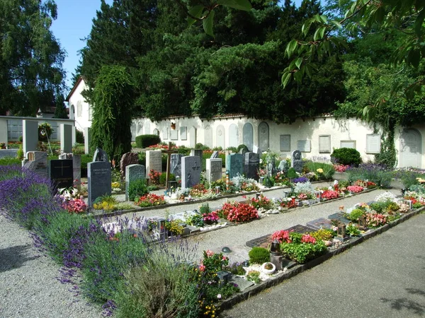 St. Gallen mezarlıkta