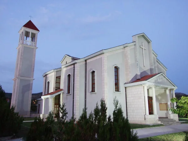 Esterno Una Chiesa Moderna Lisane Ostrovicke — Foto Stock