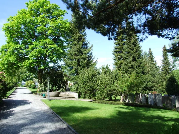 Park Auf Dem Stadtfriedhof Von Herisau Kanton Appenzell Ausserrhoden Schweiz — Stockfoto