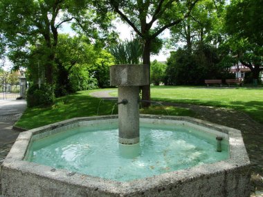 Çeşme Augustinerinnen manastıra Crucelin yakın Park veya Kreuzlingen Abbey - Thurgau Canton, İsviçre