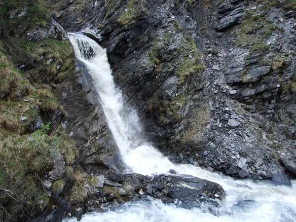 Vodopády Kaskády Údolí Weisstannental Kantonu Gallen Švýcarsko — Stock fotografie