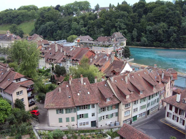 Blick Auf Die Dächer Der Häuser Entlang Des Flusses Aare — Stockfoto