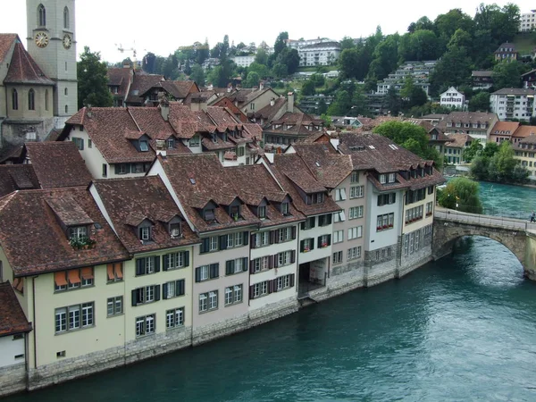 Panoramik Manzaralı Merkezi Bern Sviçre Konfederasyonu Başkenti Aare Nehri Boyunca — Stok fotoğraf