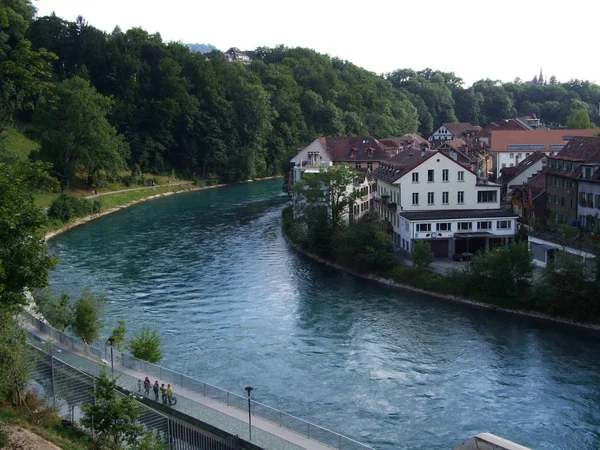 Panoramik Manzaralı Merkezi Bern Sviçre Konfederasyonu Başkenti Aare Nehri Boyunca — Stok fotoğraf