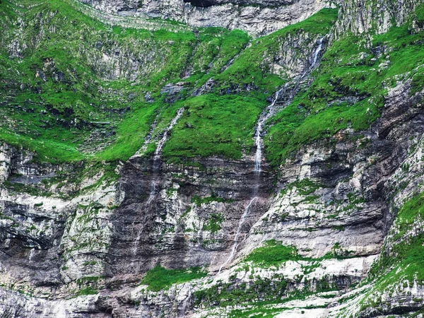 Periodické Vodopády Pod Vrcholem Santis Kanton Appenzell Ausserrhoden Švýcarsko — Stock fotografie