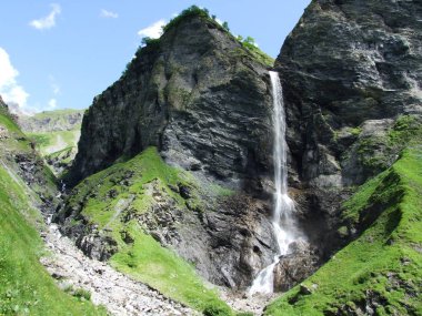 Piltschinabachfall şelale Weisstannen - Canton St. Gallen, İsviçre