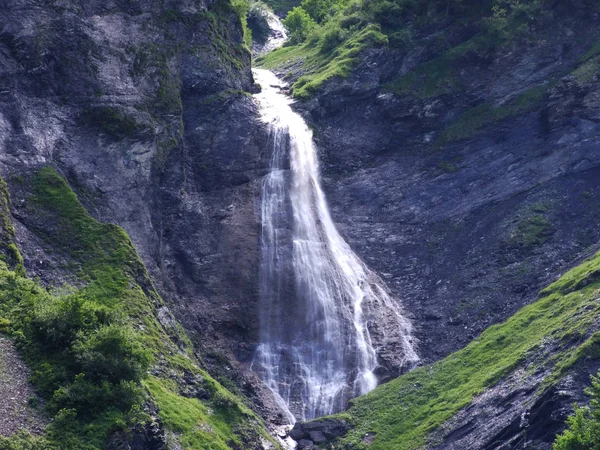 Cachoeira Muttenbachfall Weisstannen Cantão Gallen Suíça — Fotografia de Stock