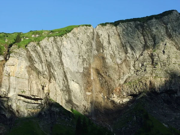 Cachoeira Isengrindfall Weisstannen Cantão Gallen Suíça — Fotografia de Stock