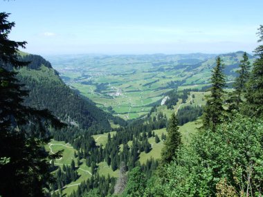 Panoramik köyü Schwende ve Brulisau -: Appenzell Innerrhoden Canton, İsviçre
