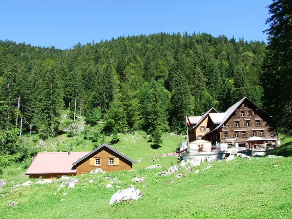 Гірський Ресторан Berggasthaus Plattenbodeli Поблизу Alp Озера Samtisersee Кантону Аппенцелль — стокове фото