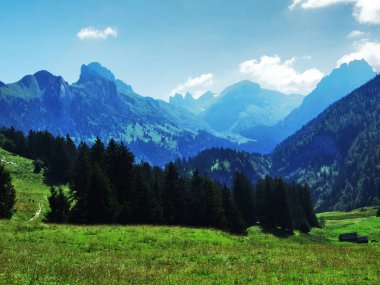 Alpstein dağ silsilesi - Appenzell Innerrhoden Canton, İsviçre pastoral Panoraması