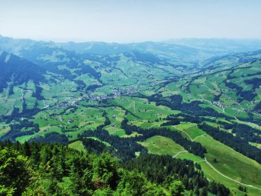 Ekolojik bir cennet ya da Stockberg 'in tepesinden güzel bir manzara - İsviçre, St. Gallen Kantonu
