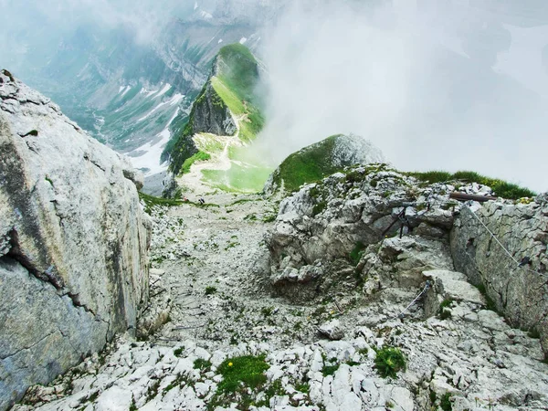 Klättra Till Toppen Santis Alpstein Bergskedja Canton Appenzell Ausserrhoden Schweiz — Stockfoto