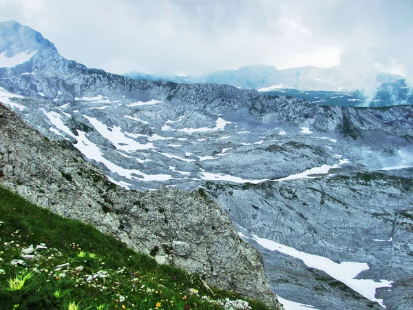 Wspinaczka Szczyt Santis Pasmo Górskie Alpstein Kanton Appenzell Ausserrhoden Szwajcaria — Zdjęcie stockowe