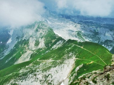 Koyun ve otlak yeri dağ aralıkları Alpstein -: Appenzell Innerrhoden, İsviçre