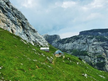 Çiftlikleri ve mera üzerinde yeri Sıradağlar Alpstein - Canton St. Gallen, İsviçre