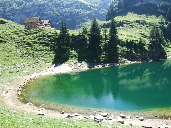 Alpejskie Jezioro Fahlensee Pasmo Górskie Alpstein Kanton Appenzell Innerrhoden Szwajcaria — Zdjęcie stockowe
