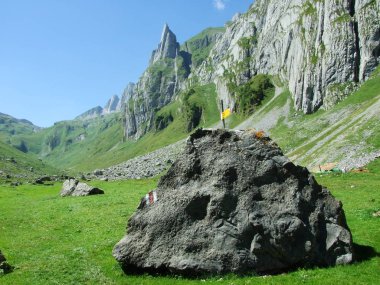 Fahlensee göl dağ kitle Alpstein -: Appenzell Innerrhoden Canton, İsviçre üzerinden Fahlenalp tepeler için görüntüleyin