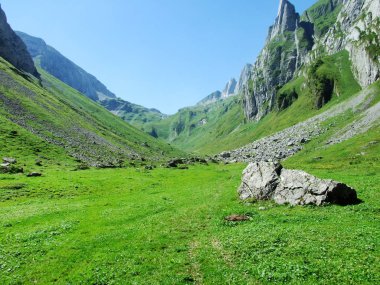 Fahlensee göl dağ kitle Alpstein -: Appenzell Innerrhoden Canton, İsviçre üzerinden Fahlenalp tepeler için görüntüleyin