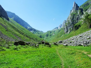Fahlensee göl dağ kitle Alpstein -: Appenzell Innerrhoden Canton, İsviçre üzerinden Fahlenalp tepeler için görüntüleyin