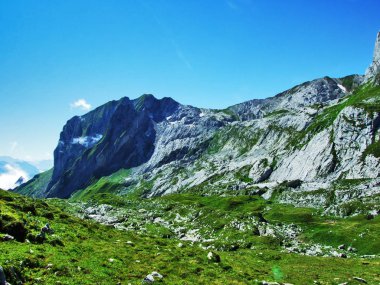 Fahlensee göl dağ kitle Alpstein -: Appenzell Innerrhoden Canton, İsviçre üzerinden Fahlenalp tepeler için görüntüleyin