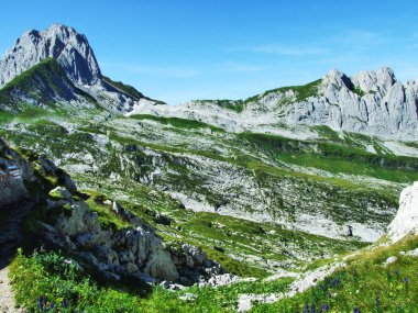 Fahlensee göl dağ kitle Alpstein -: Appenzell Innerrhoden Canton, İsviçre üzerinden Fahlenalp tepeler için görüntüleyin