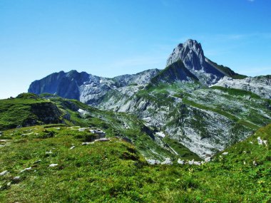 Tepeye kadar Altman dağ kitle Alpstein -: Appenzell Innerrhoden Canton, İsviçre görüntülemek