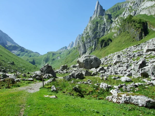 Fahlensee göl dağ kitle Alpstein -: Appenzell Innerrhoden Canton, İsviçre üzerinden Fahlenalp tepeler için görüntüleyin