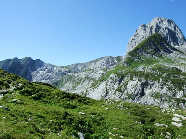 Переглянути Пік Альтман Гірських Масового Alpstein Кантону Аппенцелль Innerrhoden Швейцарія — стокове фото