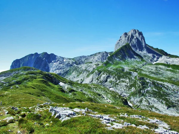 Переглянути Пік Альтман Гірських Масового Alpstein Кантону Аппенцелль Innerrhoden Швейцарія — стокове фото