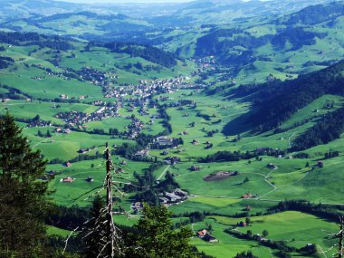 Görünüm Nehri Vadisi ve yerleşim Urnasch -: Appenzell Ausserrhoden Canton, İsviçre
