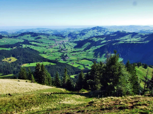 Widok Rzekę Doliny Rozliczenia Urnasch Kanton Appenzell Ausserrhoden Szwajcaria — Zdjęcie stockowe