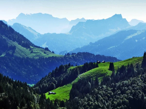 Ein Detaillierter Überblick Über Die Schweizer Alpengipfel Der Ferne — Stockfoto