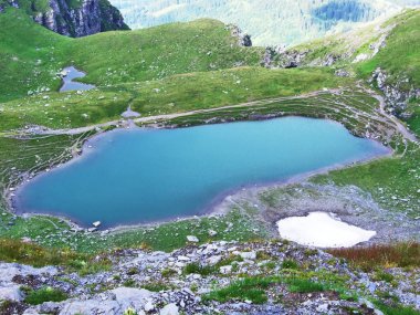 Alp Lake Baschalvasee altında Pizol en yüksek dağ Glarus Alps - Canton St. Gallen, İsviçre