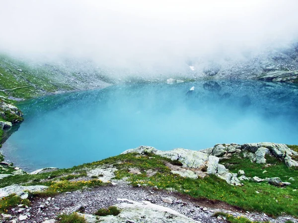 Αλπική Λίμνη Schottensee Κάτω Από Την Κορυφή Pizol Στο Οροσειρά — Φωτογραφία Αρχείου