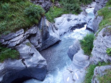 Kanyon ve akış Sandbach yukarıda Linthal - Canton Glarus, İsviçre