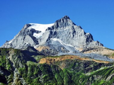Ochsenstock en yüksek dağ kitle Glarus Alps - Canton Glarus, İsviçre için görüntüleyin