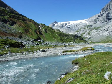 Oberstafelbach - Canton Glarus, İsviçre harika dağ Vadisi