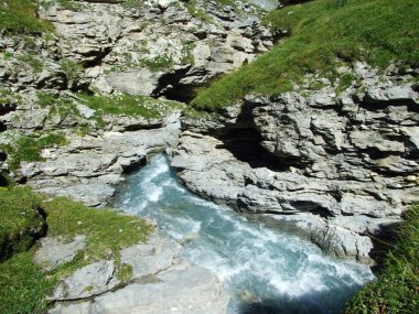 Oberstafelbach - Canton Glarus, İsviçre harika dağ Vadisi