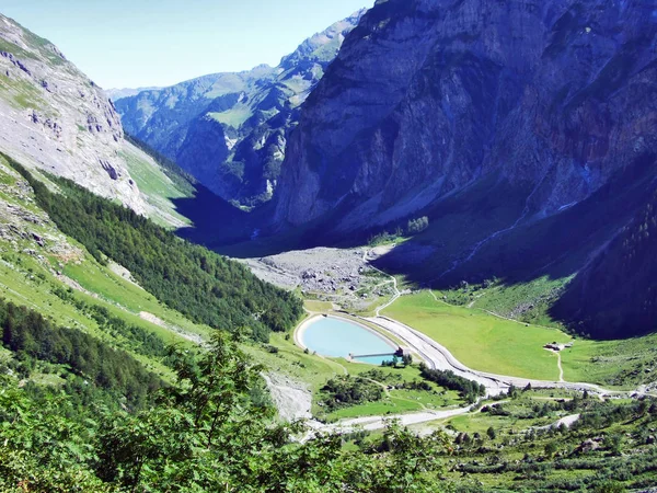 Acumulational Sztuczne Jezioro Dolinie Sandbach Lub Sandbachtal Kantonie Glarus Szwajcaria — Zdjęcie stockowe