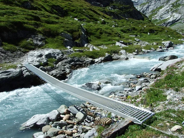 Στην Υπέροχη Αλπική Κοιλάδα Του Oberstafelbach Καντόνι Της Glarus Ελβετία — Φωτογραφία Αρχείου