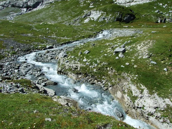 Nádherné Alpské Údolí Oberstafelbach Kanton Glarus Švýcarsko — Stock fotografie