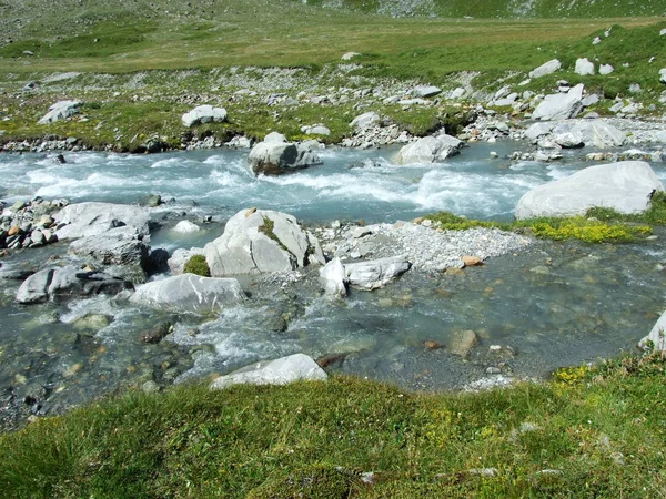 Maravilhoso Vale Alpino Oberstafelbach Cantão Glarus Suíça — Fotografia de Stock