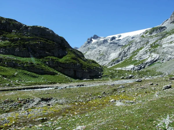 Alpejska Dolina Ober Piasku Kantonie Glarus Szwajcaria — Zdjęcie stockowe