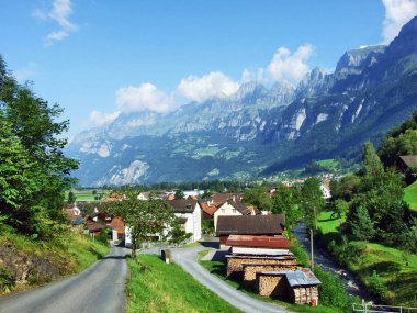 Berschis miras nehir Seez Vadisi ve Churfirsten doruklarına dağ kitle Toggenburg - Canton St. Gallen, İsviçre